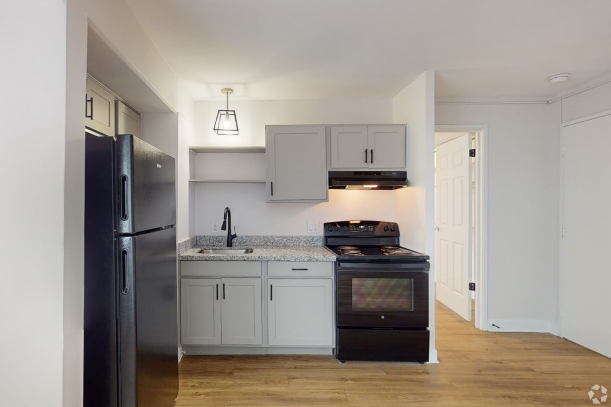 Photos Apartments Near Poplar Ave Memphis, TN